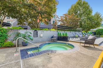 Year-round hot tub